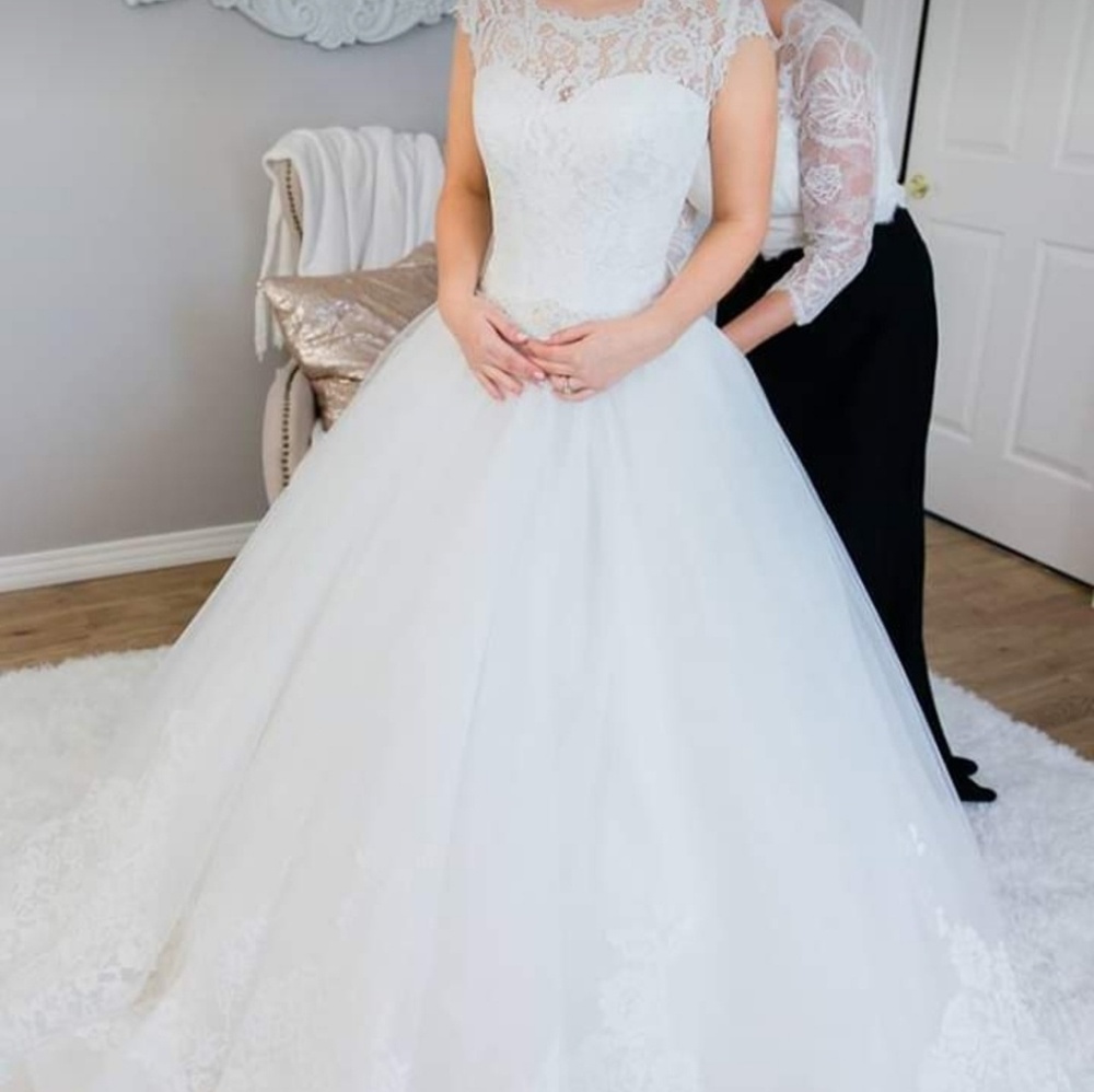 Wedding dress